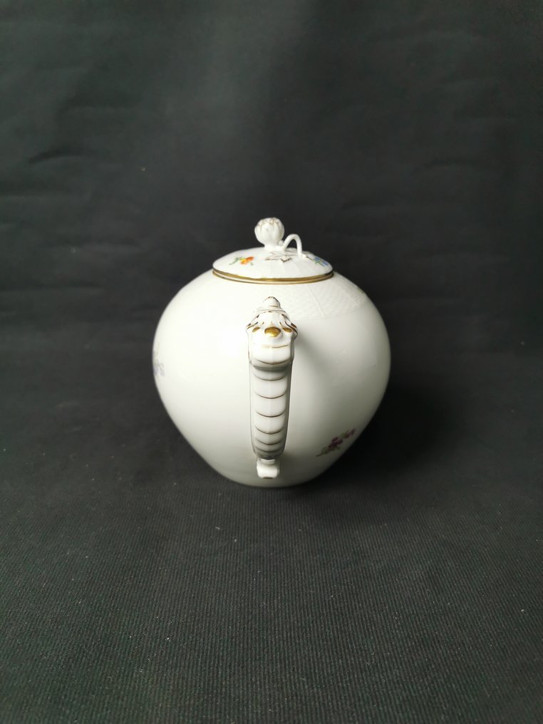 KPM - Osier e fiori con farfalla - Servizio da tè - Scettro in blu, globo con croce e KPM in rosso - Tea service (12) - Porcelain #4.3