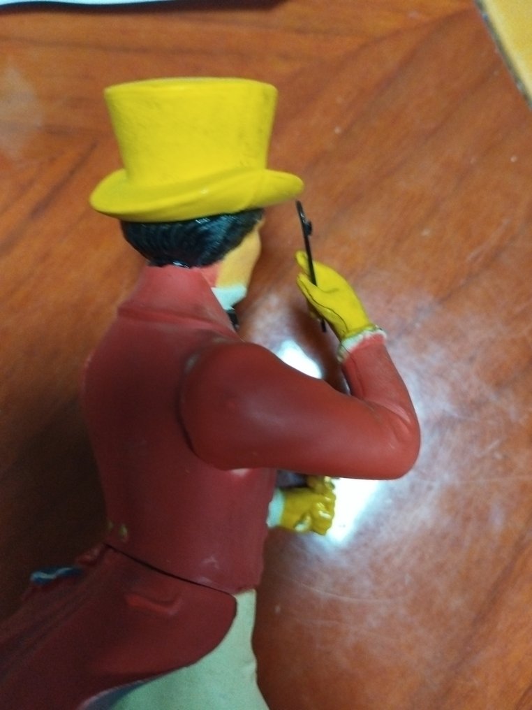 Johnnie Walker Statue - b. 1970s - 13cm x 23cm #4.3