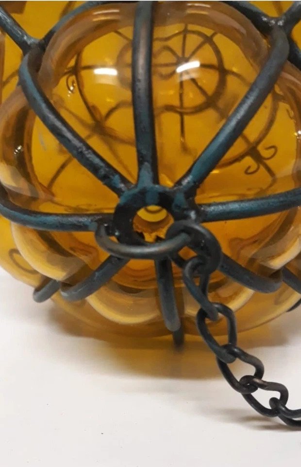 Κρεμαστό φωτιστικό - Μαύρινο σιδεράκι, κίτρινο Murano γυαλί. #1.0