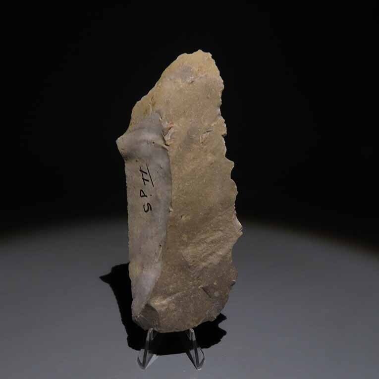 新石器时代 燧石 工具。斯皮恩，公元前4500-3500年。高10.8厘米。西班牙进口许可证。  (没有保留价) #1.0