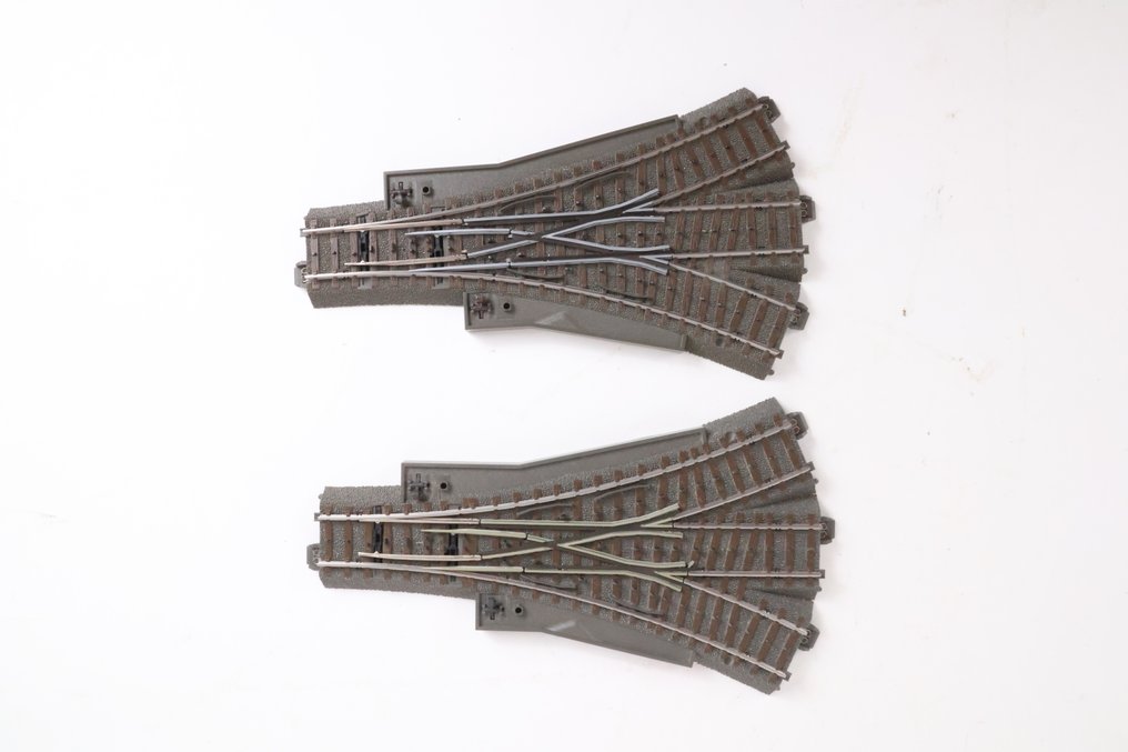 Märklin H0 - 24630 - Spår för modelltåg (2) - C-rails trevägsväxel #1.0
