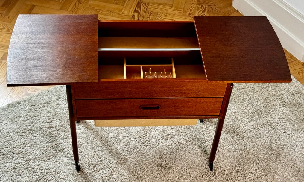 Syskrin - Teak - Sybord #1.0