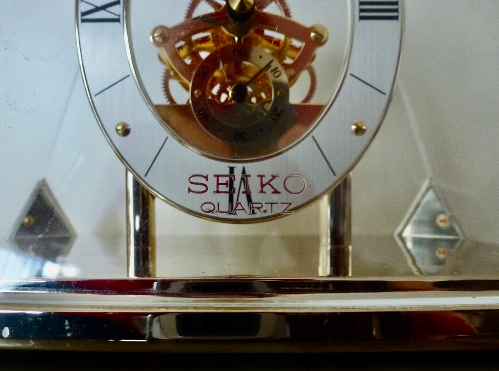 Desk clock, Table clock - Seiko -  Vintage - Lucite - 1970-1980 - Pyramid / Skeleton clock #2.1