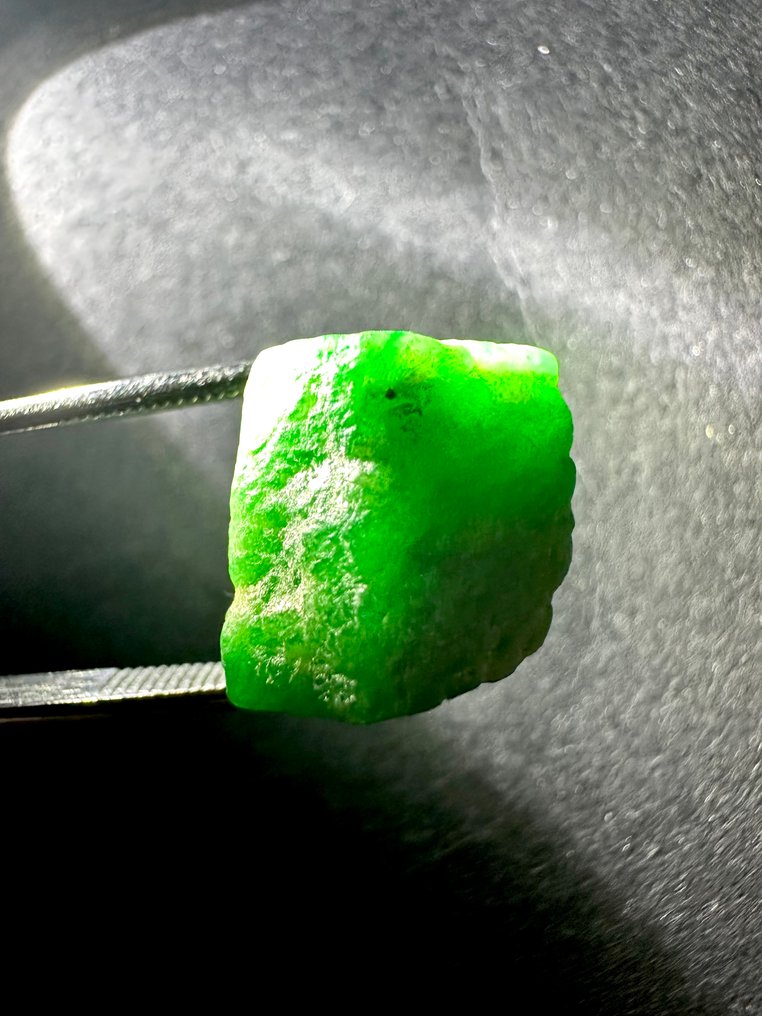 Smaragd Roh. 16,45 Ct. Top Green Riesiger Smaragd Kristall. 100 % Besonderes Stück! - Höhe: 13 mm - Breite: 12 mm- 3.29 g #1.0