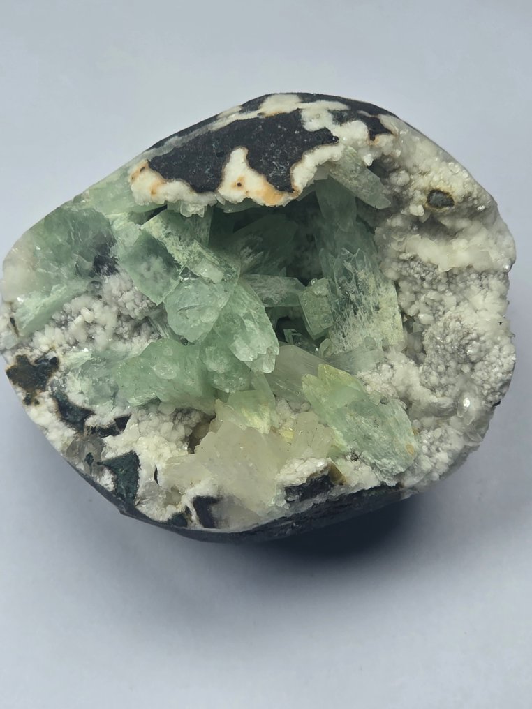 Geode - Høyde: 7 cm- 180 g #3.2