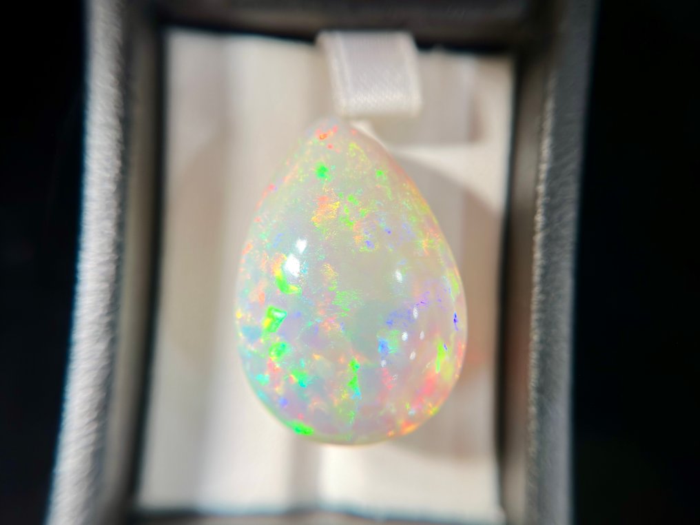 No reserve price - 1 pcs  White Opal  - 39.48 ct - Gemological Institute of America (GIA) - NATURAL OPAL #4.3