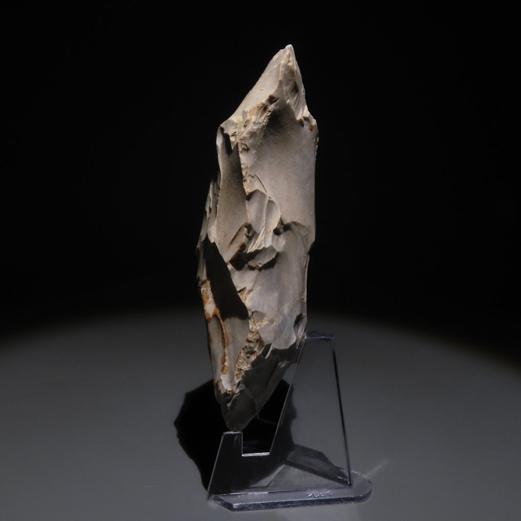 Neolithic Flint Tool. Spiennes, 4500-3500 BC. 12.5 cm height. Spanish Import License.  (No Reserve Price) #1.0