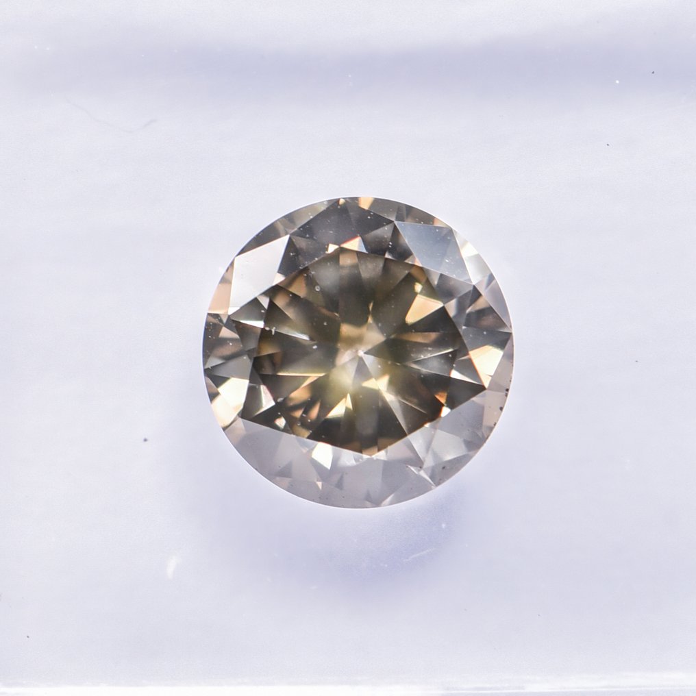 χωρίς τιμή ασφαλείας - 1 pcs Διαμάντι  (Φυσικού χρώματος)  - 1.03 ct - Στρογγυλό - Fancy Γκριζωπό, Πρασινωπό Κίτρινο - SI2 - International Gemological Institute (IGI) - ΒΓ #2.1