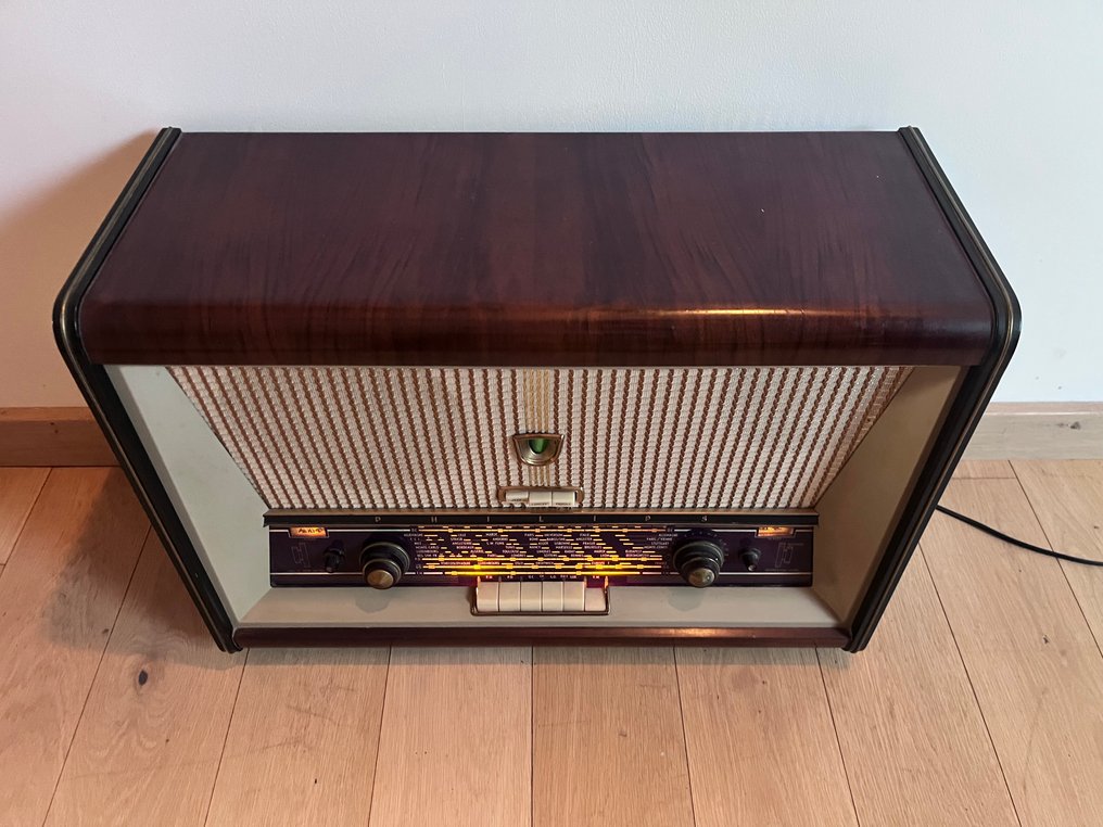Philips - B6F87A Radio #4.3