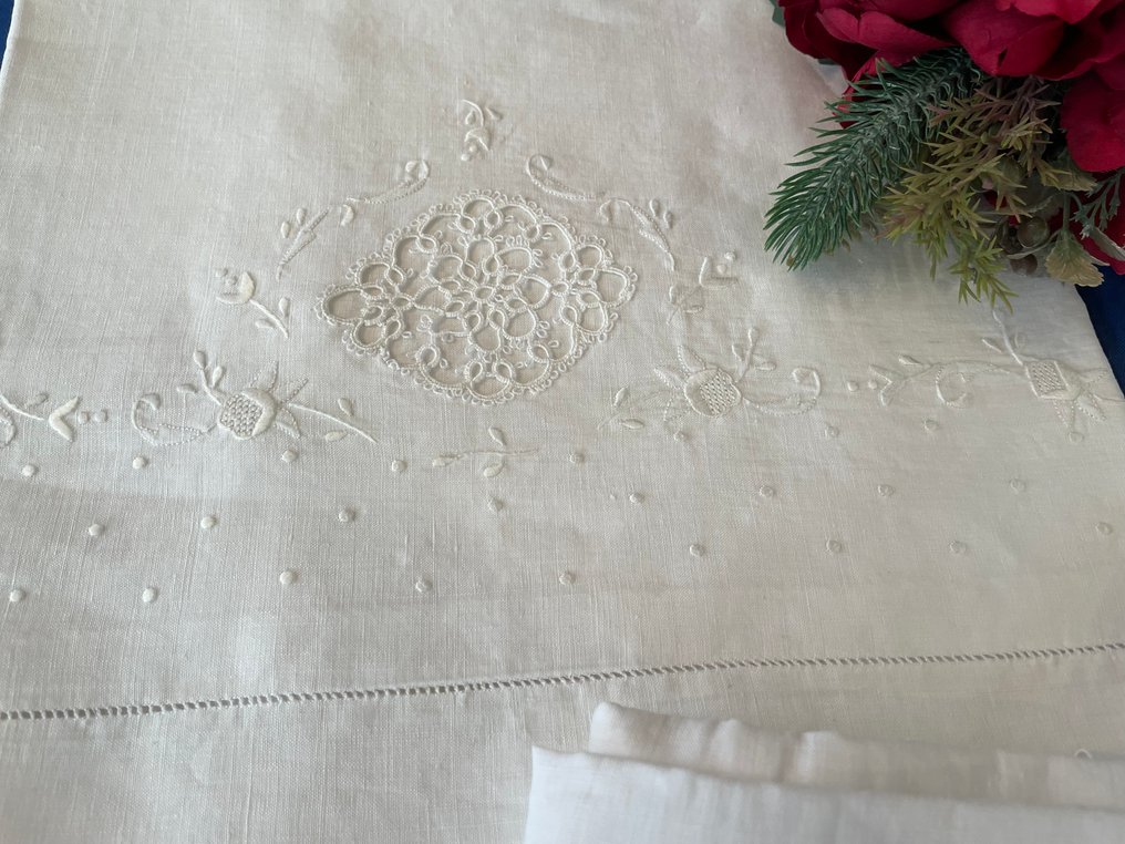 ricami fatti a mano e merletto chiaccherino - 床單 (3)  - 240 cm - 230 cm - 刺绣、披萨和喋喋不休 #1.0