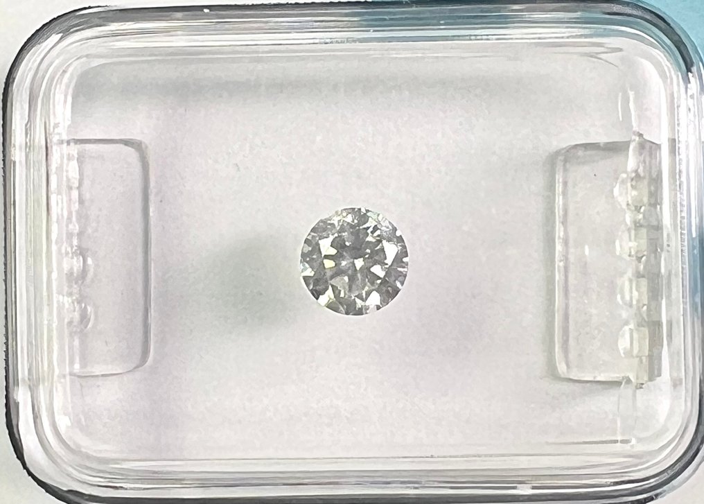 沒有保留價 - 1 pcs 鑽石  (天然)  - 0.31 ct - 圓形 - F(近乎無色) - I2 - 國際寶石學院（International Gemological Institute (IGI)） #1.0