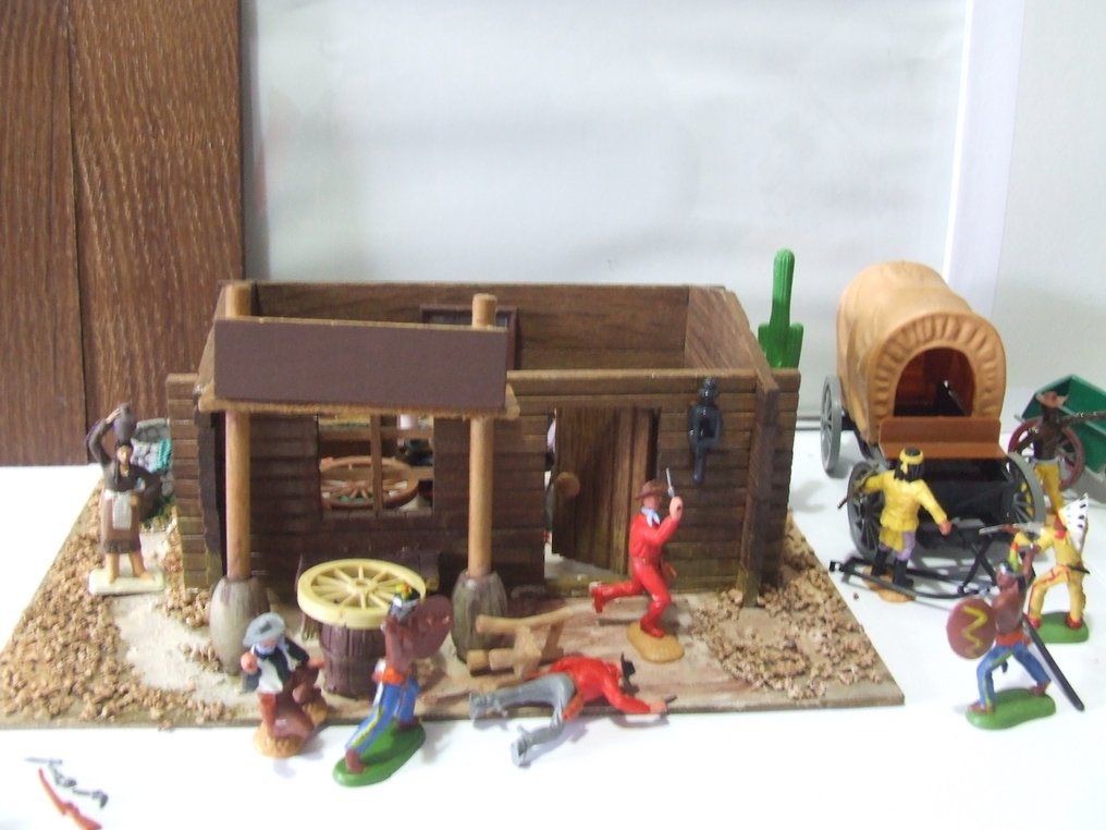 Timpo, Britains UK 1:32 - Model pojazdu wojskowego  (29) - Posto de Trocas no Oeste #1.0