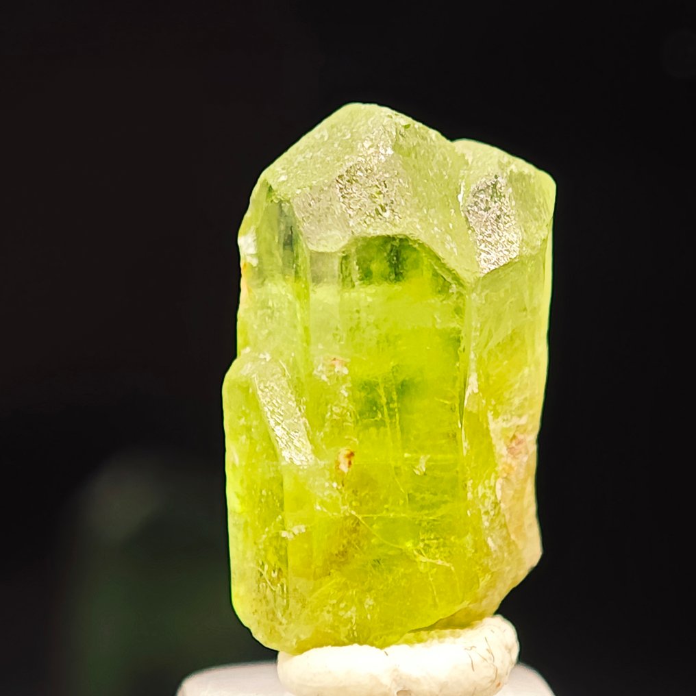 6.75 ct Jewel-quality cut Peridot crystal with 2 tips!- 1.35 g #3.2