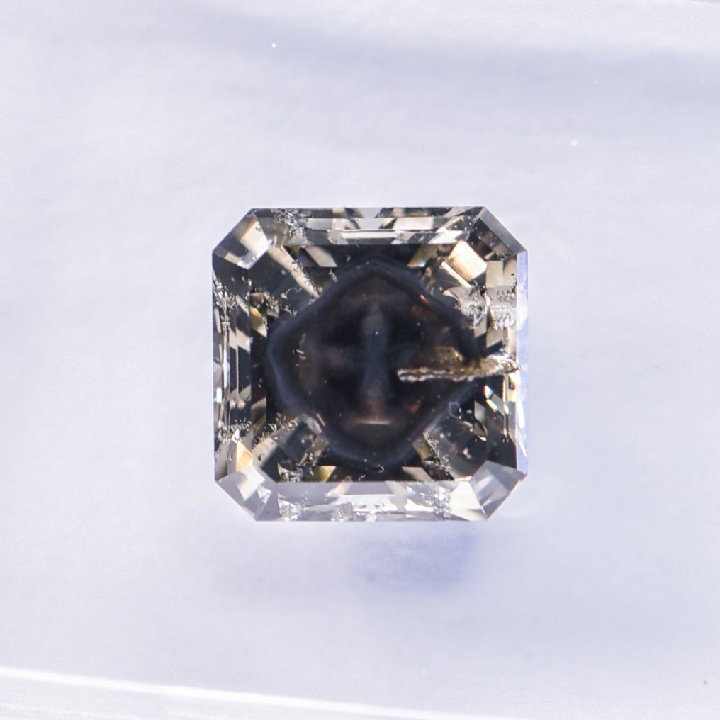 No Reserve Price - 1 pcs Diamond  (Natural coloured)  - 1.52 ct - Emerald - Fancy dark Greenish Grey - I1 - International Gemological Institute (IGI) - VG #4.3