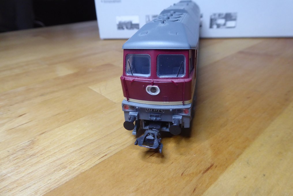 Märklin H0 - 36428 - 模型火車 (1) - BR132 "Ludmilla" - DR (DDR) #1.0