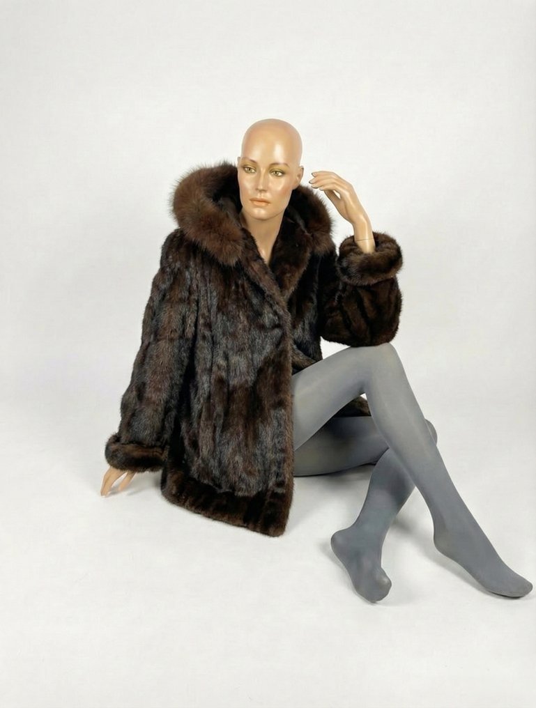 Artisan Furrier - Pelzmantel #1.0