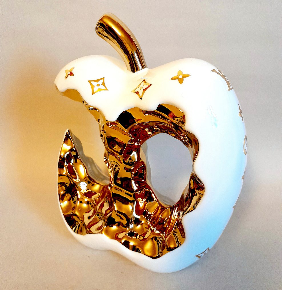 Jan Marti - Luxury Apple 4/30 #2.1