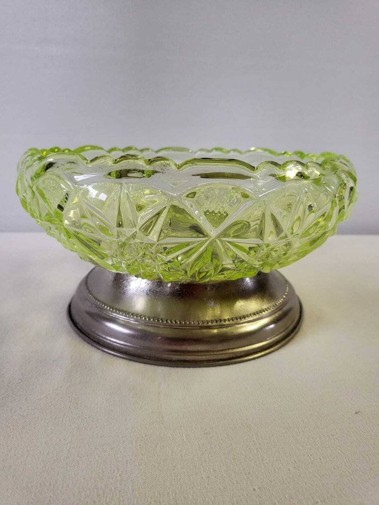 Coupe en verre d’uranium sur base métallique - Καλάθι με φρούτα - Γυαλί ουρανίου #1.0