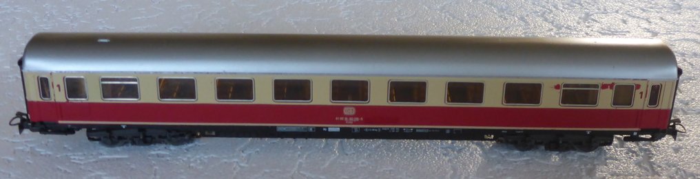 Märklin H0 - 4090, 4095, 4097 en 4098 - Model train passenger carriage (5) - 5 TEE train cars from the DB, of which 4 are equipped with lighting. - DB #3.2