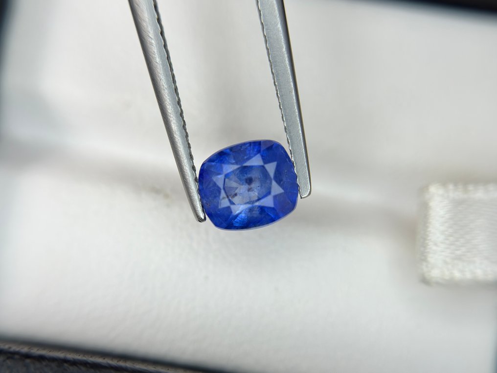 Sans prix de réserve - 1 pcs Bleu Saphir - 1.94 ct - Bellerophon Gemlab - Saphir de Ceylan #4.3