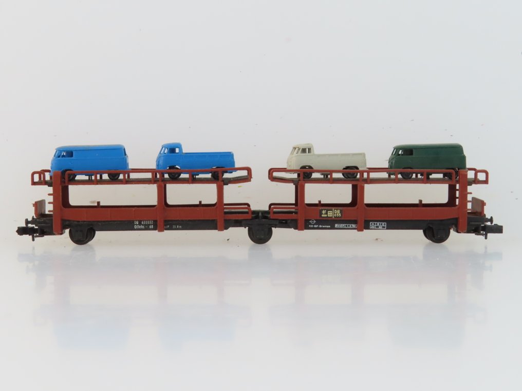 Arnold N - 4990 - Model train freight carriage (4) - Two-part auto transport wagons partially loaded with Volkswagen buses/beetles. - DB #4.3