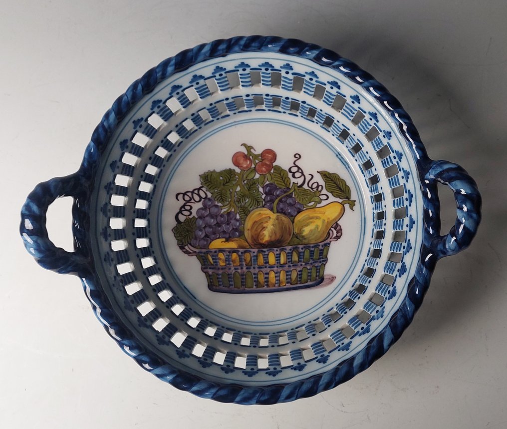 Makkum - Fruit basket - Earthenware - hand-painted #2.1