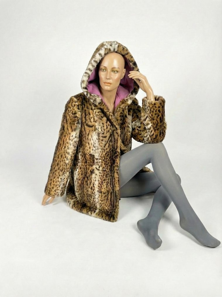 Artisan Furrier - Γούνινο παλτό #1.0