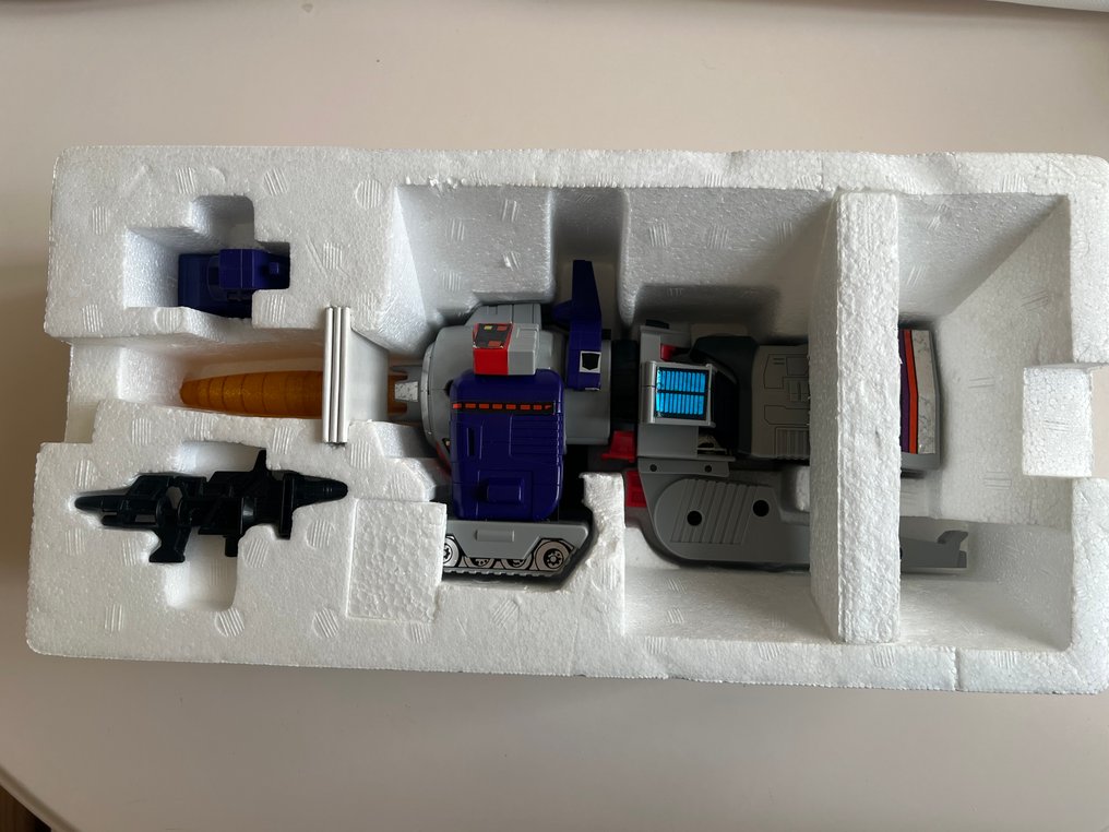 Hasbro  - Toy robot Galvatron Transforms G1 (1986) - U.K. #1.0
