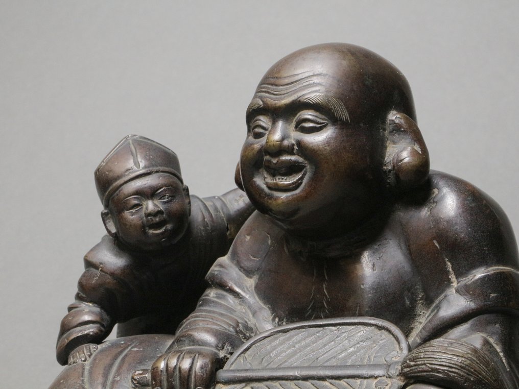 Laughing Buddha with Child - 雕塑 金属 - 日本 #1.0