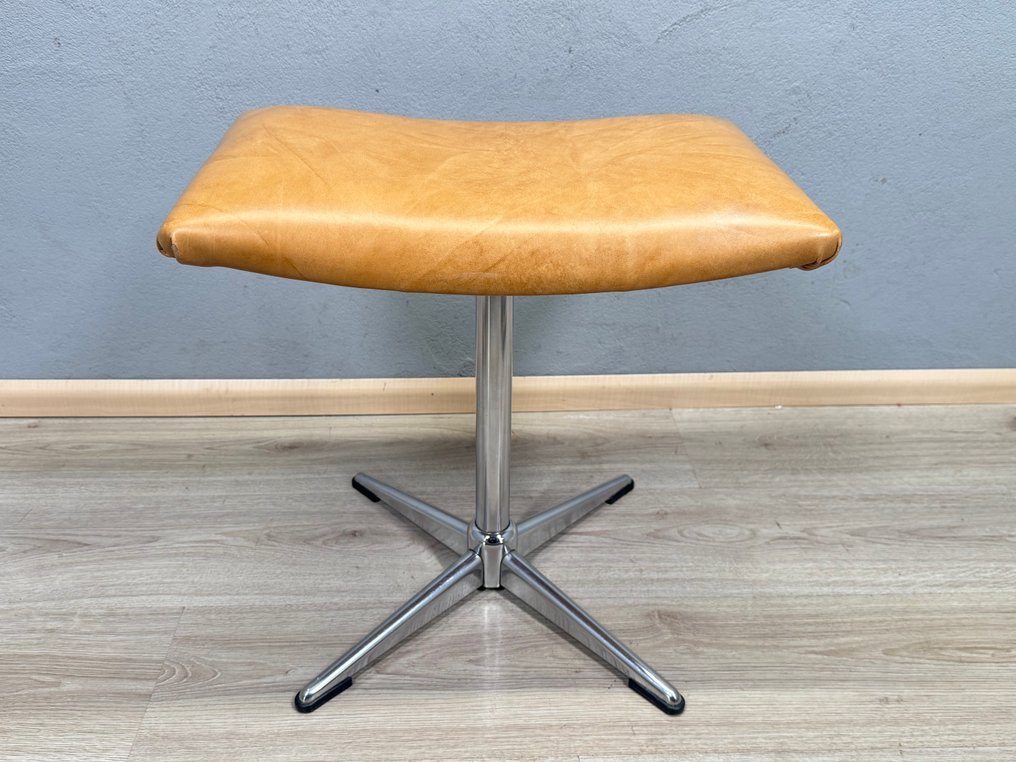 小凳子 - 金屬, 人造皮革 - Kruk Hooker——具有特色的复古设计 #1.0