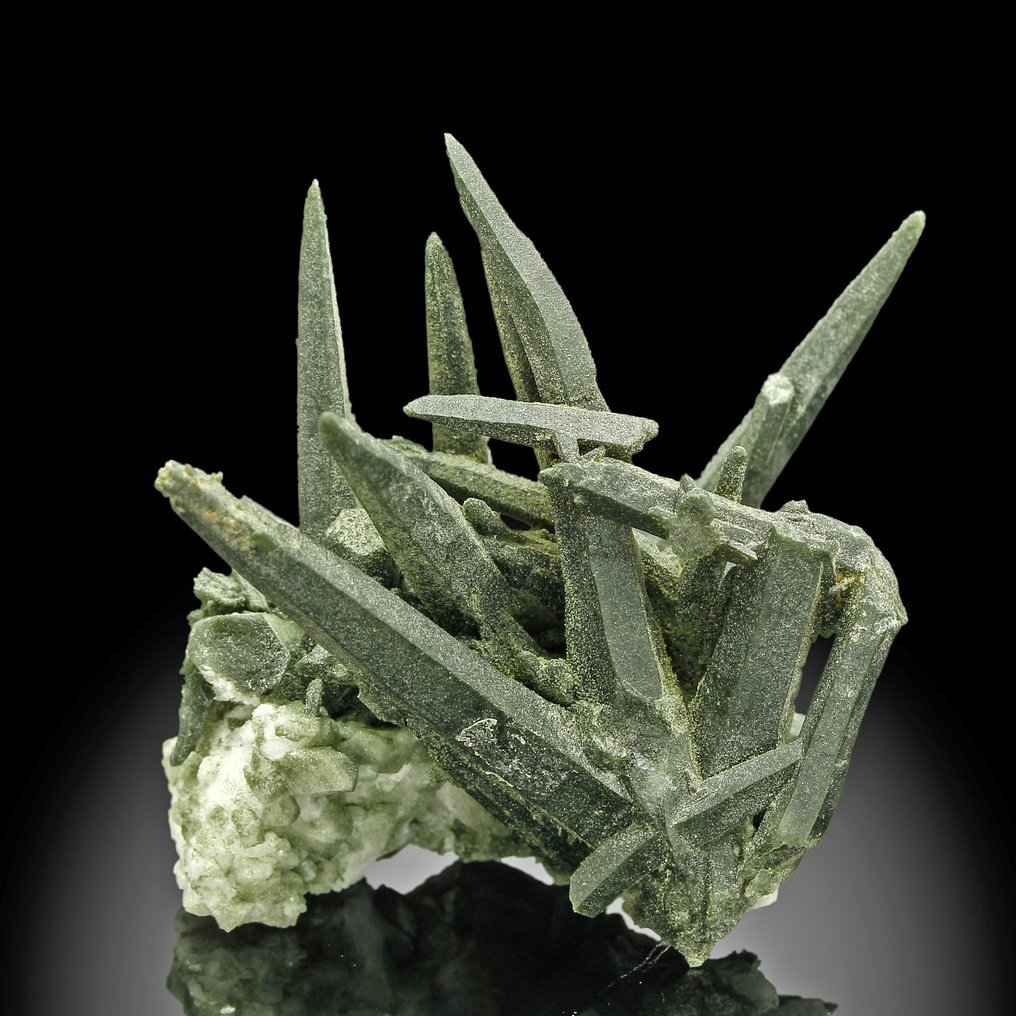 稀有的高海拔石英簇配绿色绿泥石 水晶 - 高度: 4.1 cm - 闊度: 2.8 cm- 18.4 g #1.0