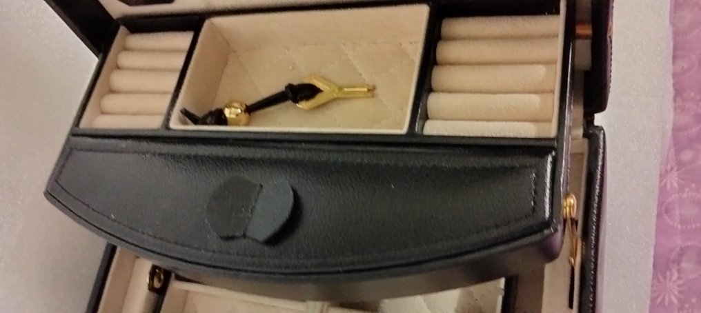 品牌商品系列 - DAVID'S品牌的三层首饰盒，带钥匙 - DAVID'S #2.1