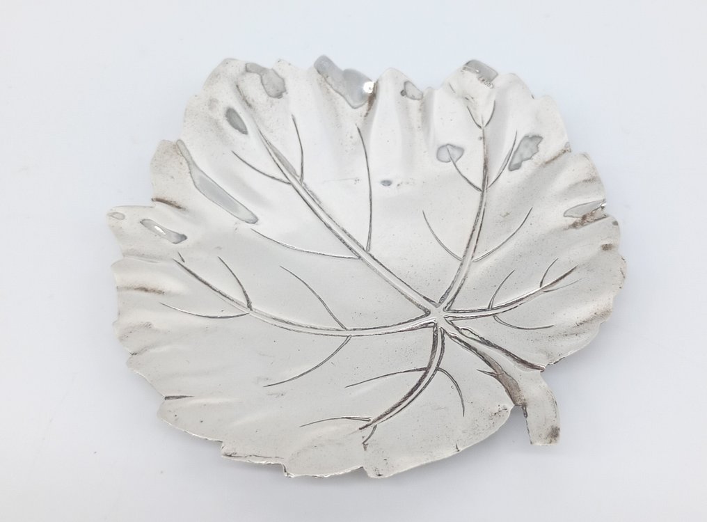 Centrepiece - .800 silver - leaf #2.1