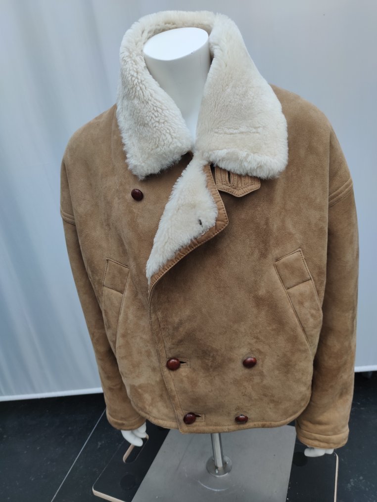 Artisan Furrier - Bunda #1.0