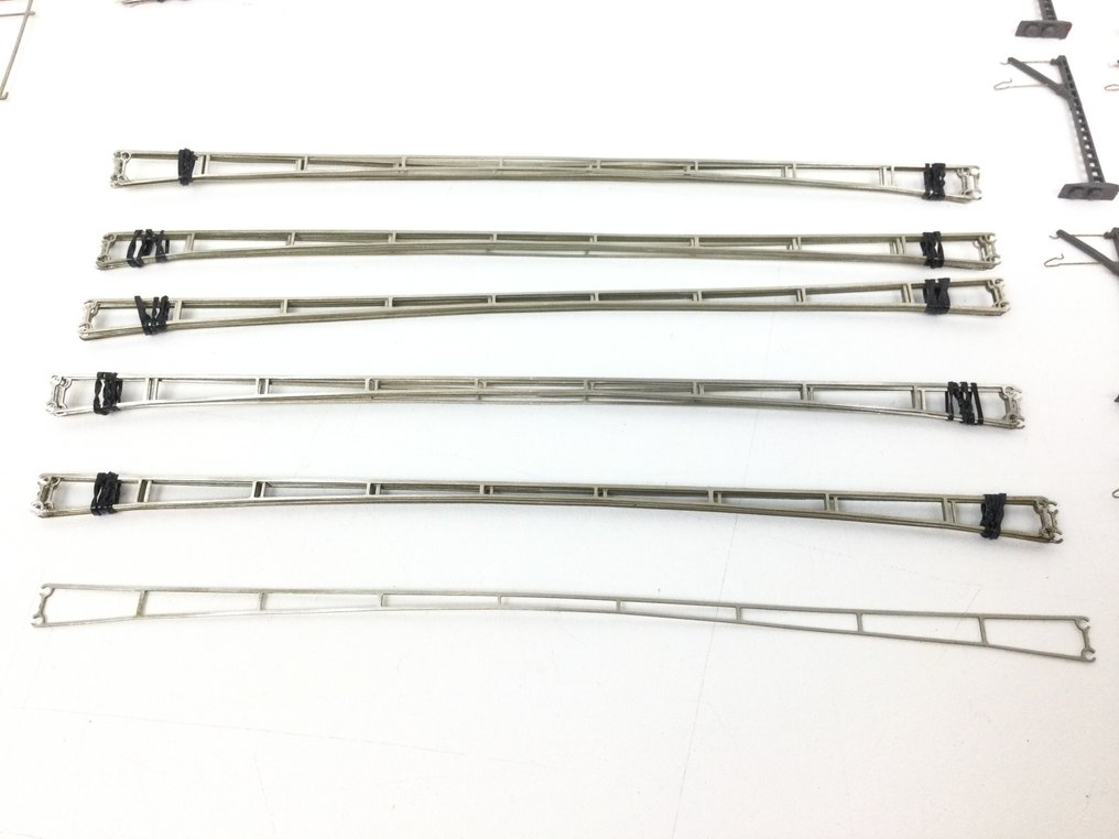 Märklin Z - 8911/8914/8922/8923/8924/8925 - Catenary (125) - 125-piece overhead line package components (including 32 masts and 4 portal masts) #4.3