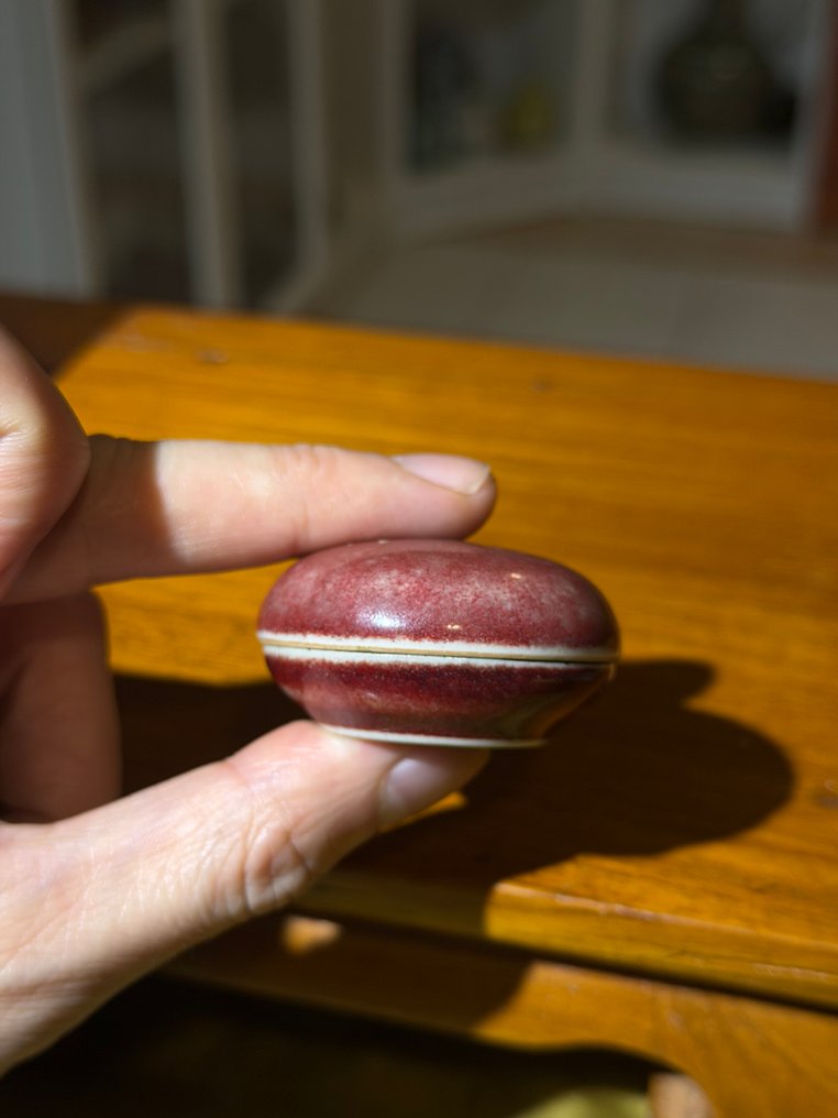 Κασέτα μονοχρωματικού κόκκινου μελάνης - Βαζάκι με καπάκι από μικρό κόκκινο γυαλιστερό glaze για - Πορσελάνη - Κίνα - Qing Dynasty (1644-1911) #1.0