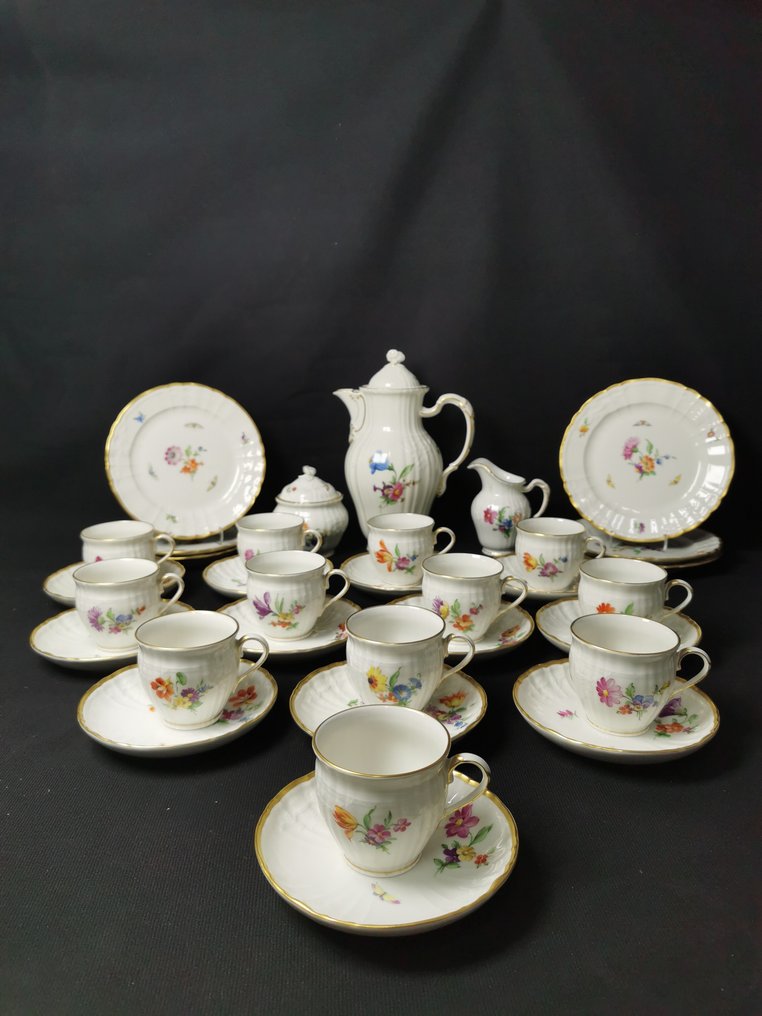 KPM - Fiori con farfalla - Servizio da caffè - Scettro in blu globo con croce e KPM in rosso - XX - Coffee service (33) - Porcelain #1.0