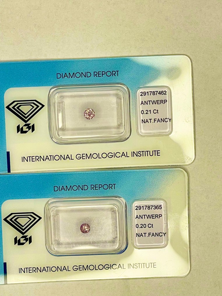 No reserve price - 2 pcs Diamond  (Natural coloured)  - 0.41 ct - Round - I1 - International Gemological Institute (IGI) - Fancy Deep Grey Pink - Fancy Greyish Pink #1.0