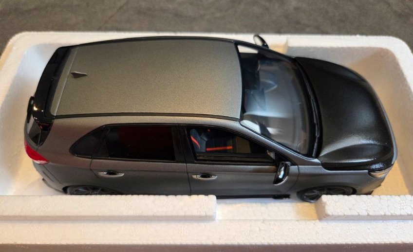 Otto Mobile 1:18 - 模型車  (3000) - Hyundai i30 N Project C Shooting Star Met 2017 #1.0