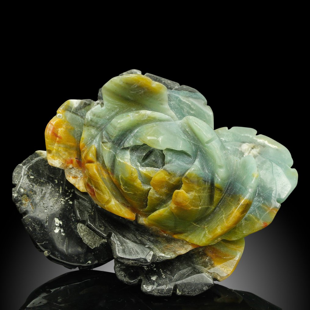 Hand-Carved Aragonite Rose Sculpture Crystal - Height: 11.2 cm - Width: 9.5 cm- 307 g #1.0