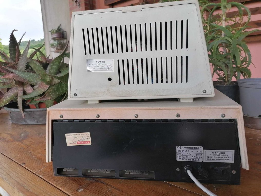 Commodore CBM 3032 + CBM 3040 Floppy Drive – Original Vintage Computer (circa 1979–1982) - Computer (2) #2.1