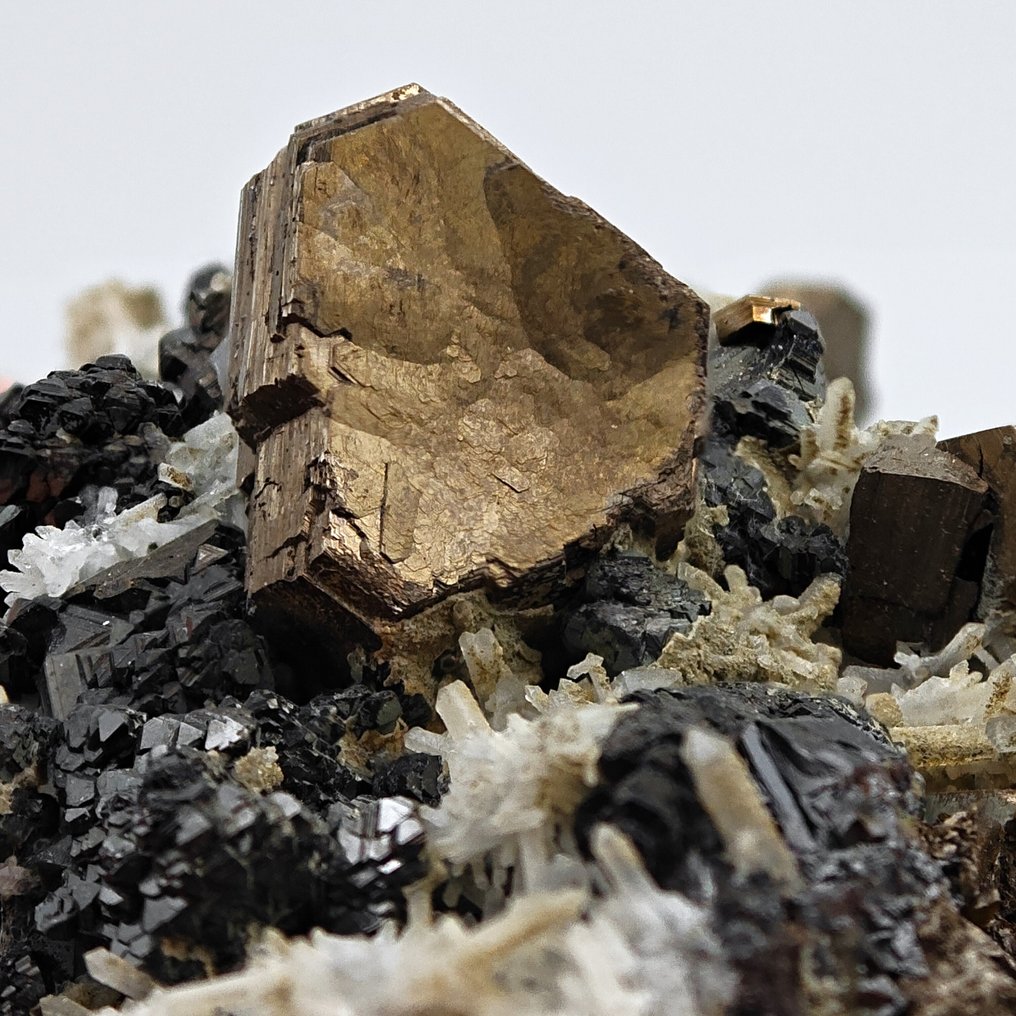 Rarest PIRROTITE, SFALERITE, and quartz, RUSSIA Crystals on matrix - Height: 69 mm - Width: 64 mm- 191 g #4.3