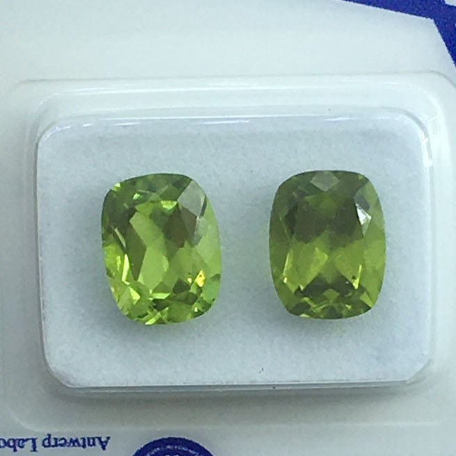 No reserve price - 2 pcs Green Peridot - 4.30 ct - Antwerp Laboratory for Gemstone Testing (ALGT) - NATURAL PERIDOT #1.0