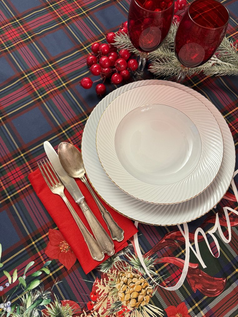 Elegant tablecloth with a check pattern, typical tartan decoration, Christmas details, and the - Tablecloth  - 2.2 m - 1.5 m #1.0