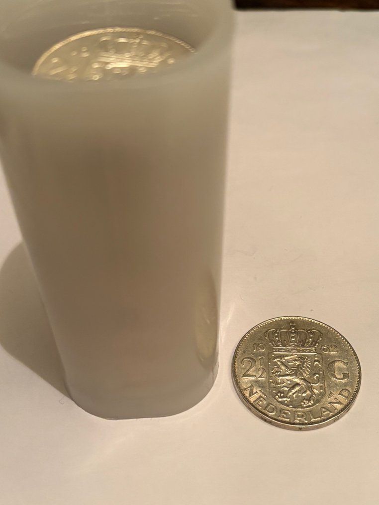 Netherlands. 2½ Gulden 1959/1966, 35 x (No Reserve Price) #1.0