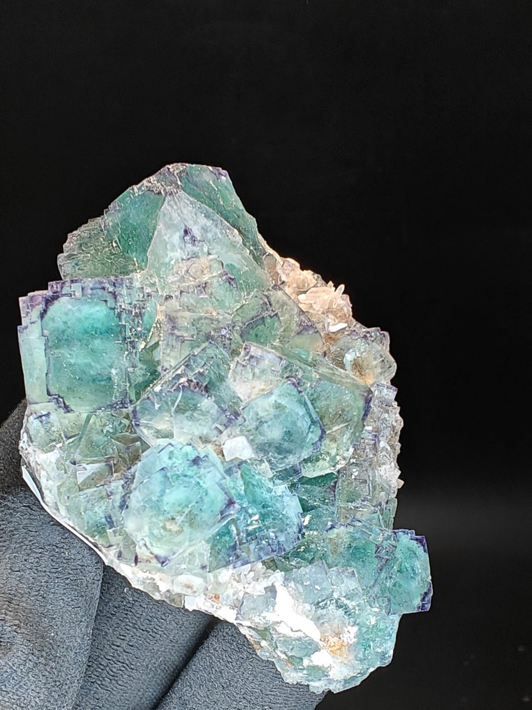 Fluorite Ghostly green crystals - Height: 7 cm - Width: 5 cm- 217 g #1.0