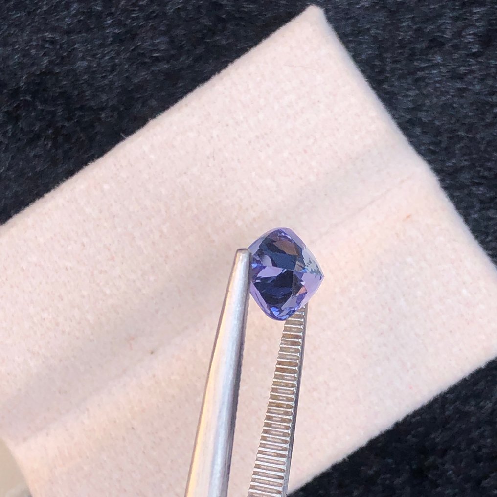 没有保留价 - 1 pcs  紫罗兰色, 蓝色 坦桑石  - 1.56 ct - 国际宝石研究院（IGI） #4.3