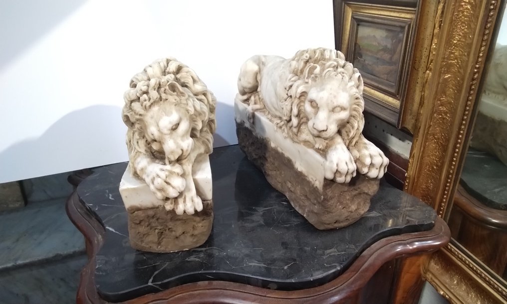 Γλυπτό, Coppia di leoni accovacciati - 22 cm - Μάρμαρο #1.0