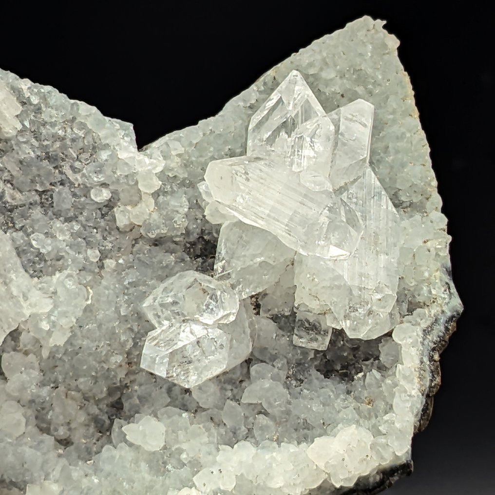 WHITE APOPHYLLITE, TWINED and CROSSED Crystals Crystals on matrix - Height: 86 mm - Width: 64 mm- 55 g #3.2