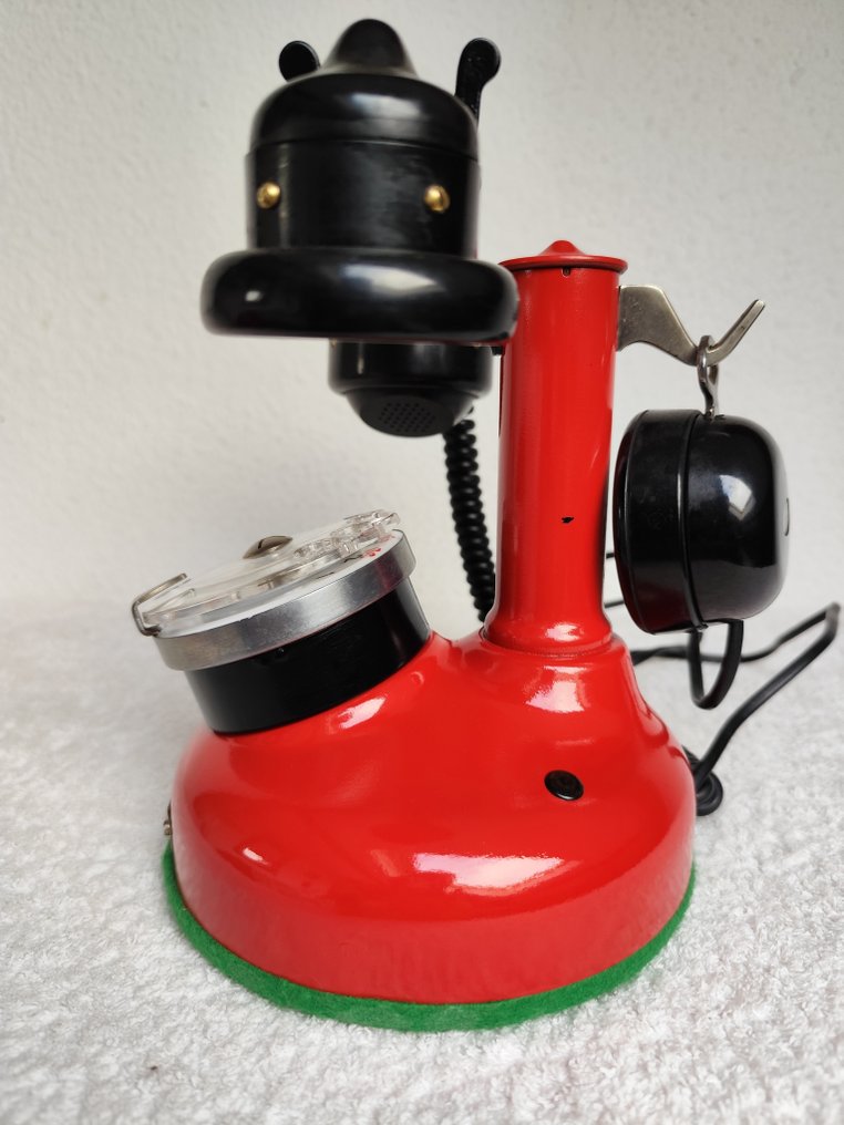 A.O.I.P. Association des Ouvriers en Instruments de Précision - Telefono analogico - Tipo BCI 1924 - Acciaio, Bachelite #1.0